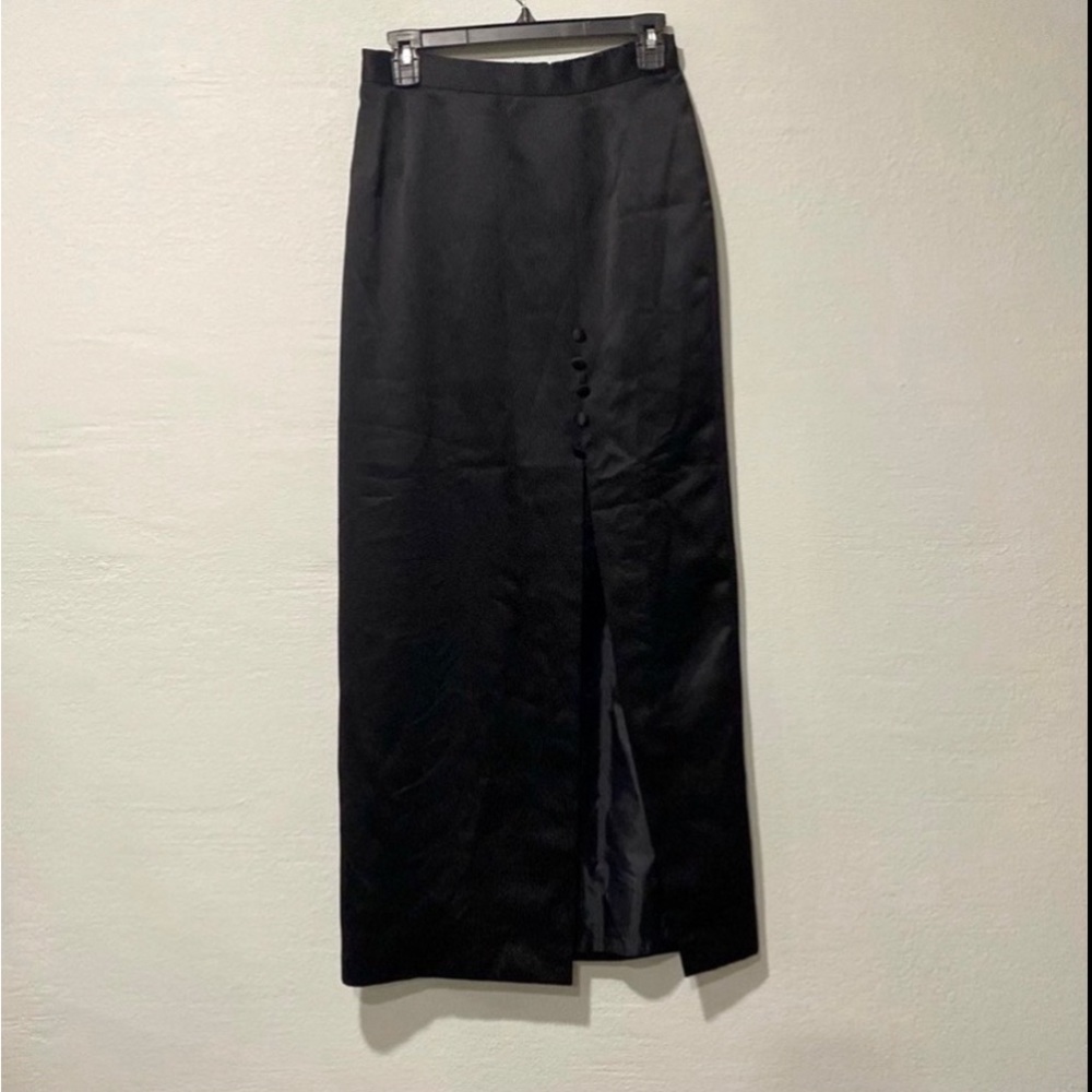Alex Evenings women’s size 10 skirt with button detail and side slit